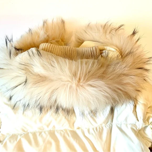 BCBG Maxazria Cream Puffer Down Bomber Style Jacket with Raccoon Fur Collar - Picture 7 of 12
